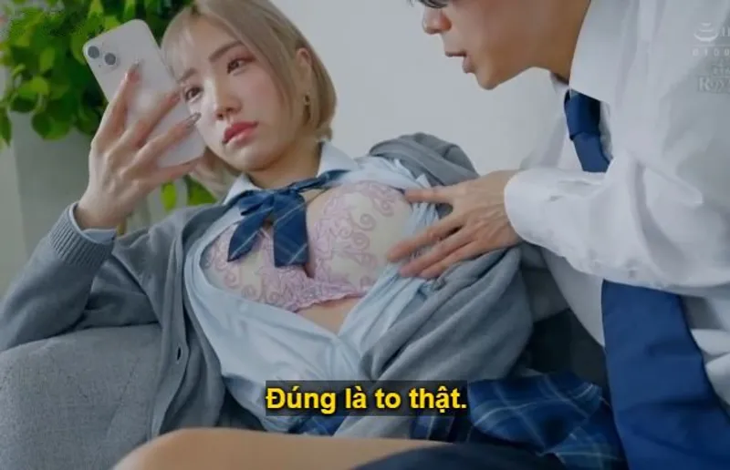 Cô nữ sinh kiêu sa, băng giá chỉ quan tâm tiền bạc, anh muốn hành động gì với em cũng được.